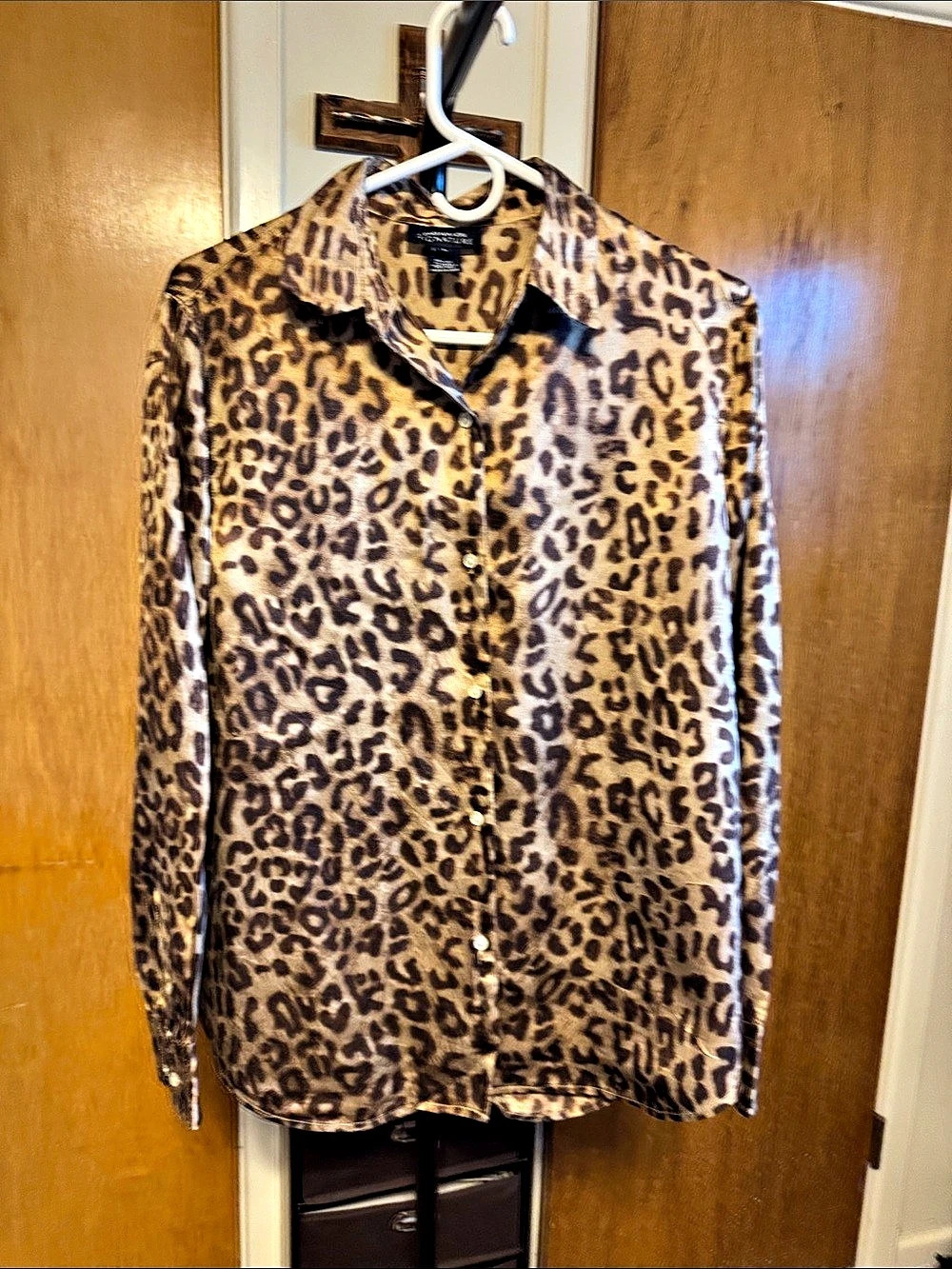 Jones New York Signature Leopard Print Silk Button Down Shirt Large